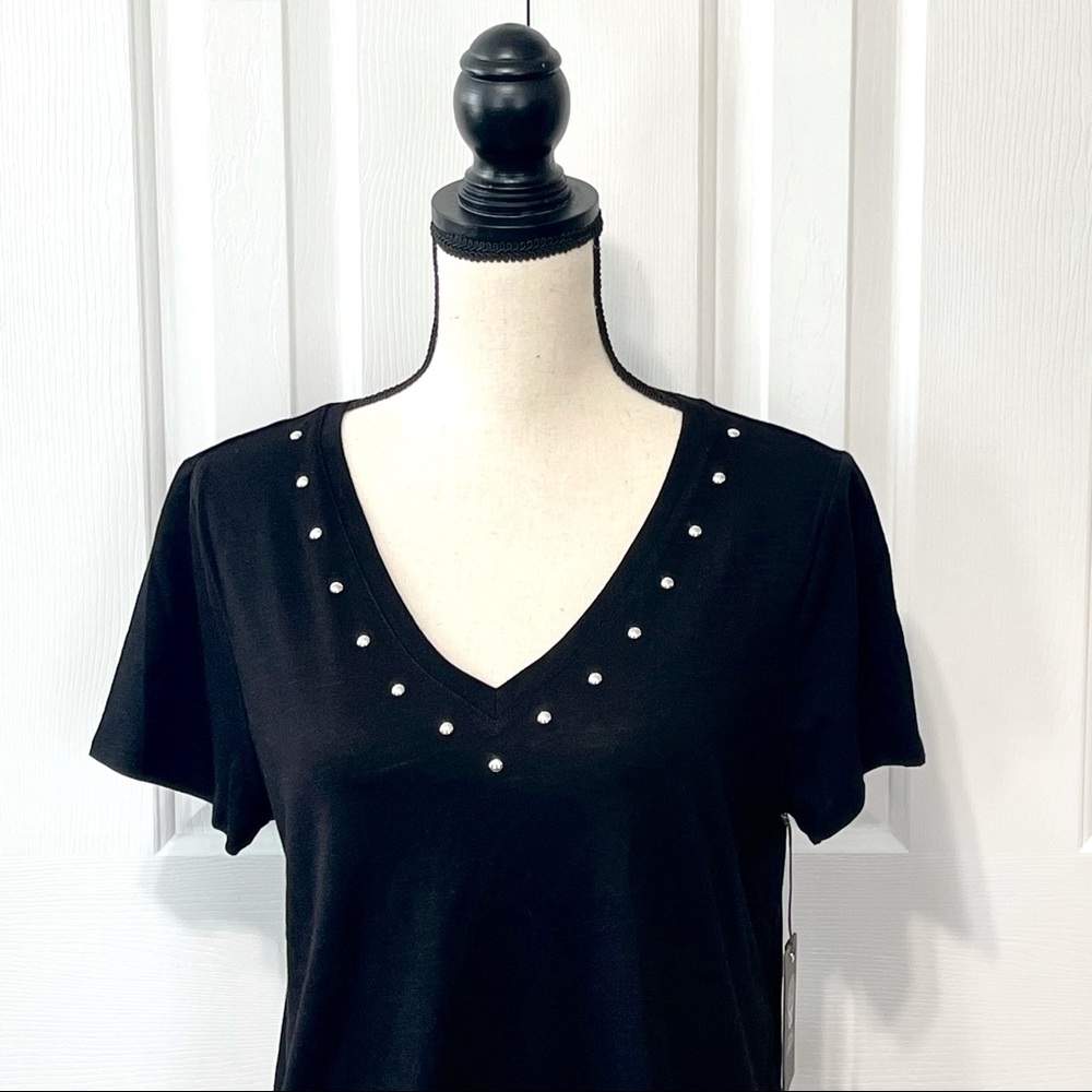 NWT Vince Camuto Studded V-Neck Top - Picture 6 of 9